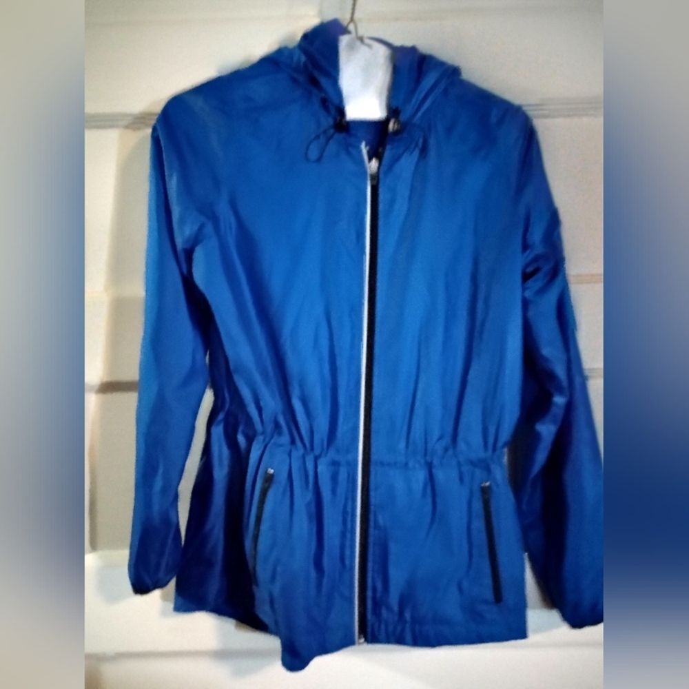 Xersion medium women's rain jacket (Rox473)